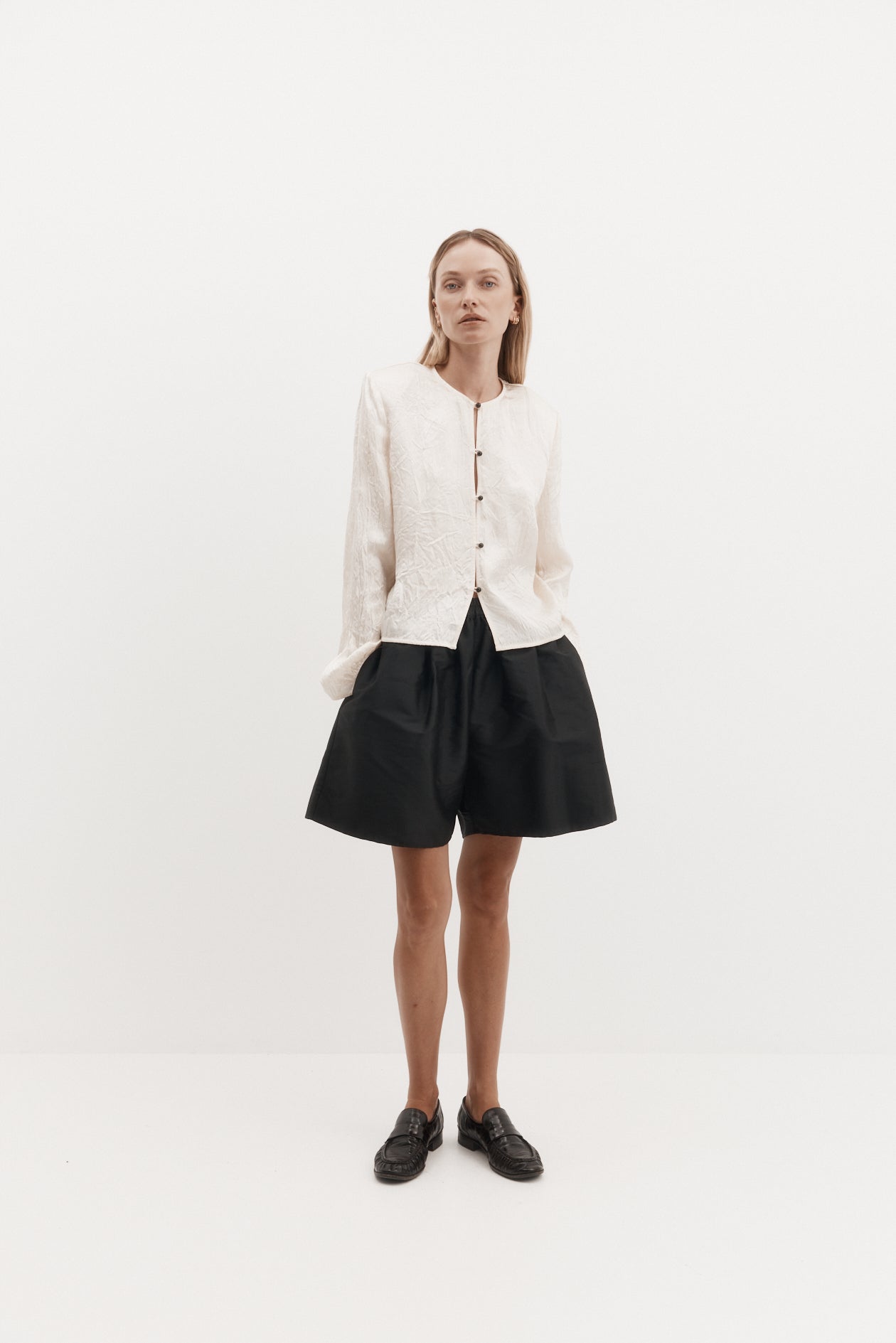 Voluminous Short in Silk Taffeta