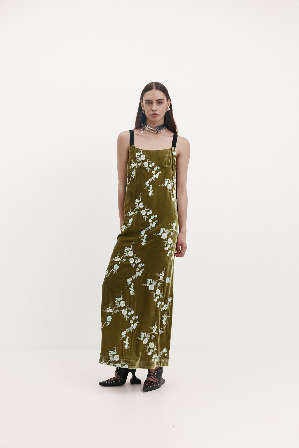 Pairo Dress in Embroidered Velvet