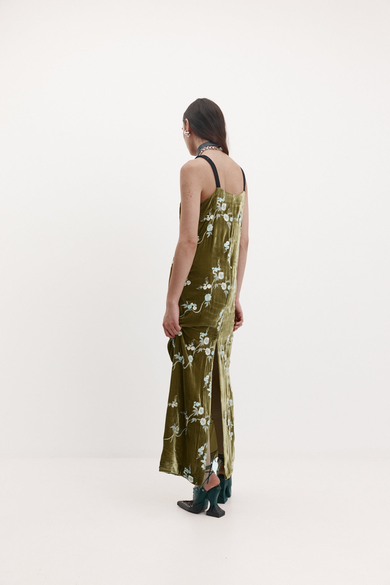 Pairo Dress in Embroidered Velvet