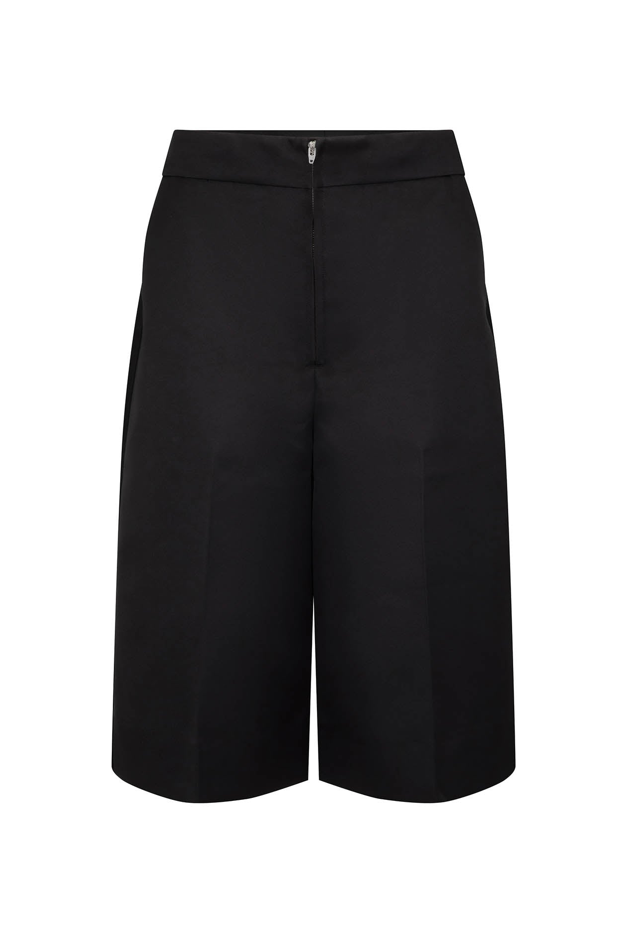 Caius Short in Satin